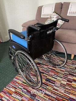 Aidapt Deluxe Self-Propelled Transit Chair Black