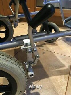 Days lightweight folding aluminium breaked Wheelchair