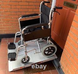 FOLDING WHEELCHAIR-DRIVE DeVILBISS HEALTHCARE-LAWC002 18 in PERFECT CONDITION