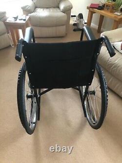 Large lightweight folding wheelchair
