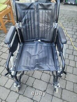 Lightweight folding self propelled wheelchair