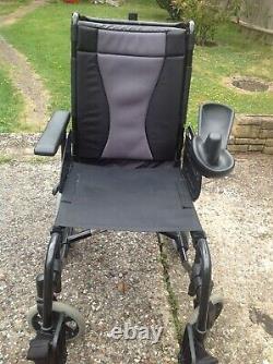 Lightweight folding wheelchair