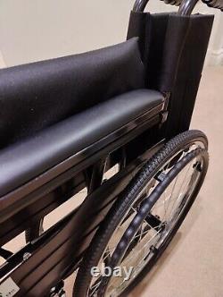 Manual wheelchair. Excellent condition