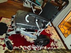 Ultra lightweight self propelled wheelchair